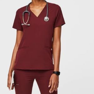 Figs Burgundy Scrub set